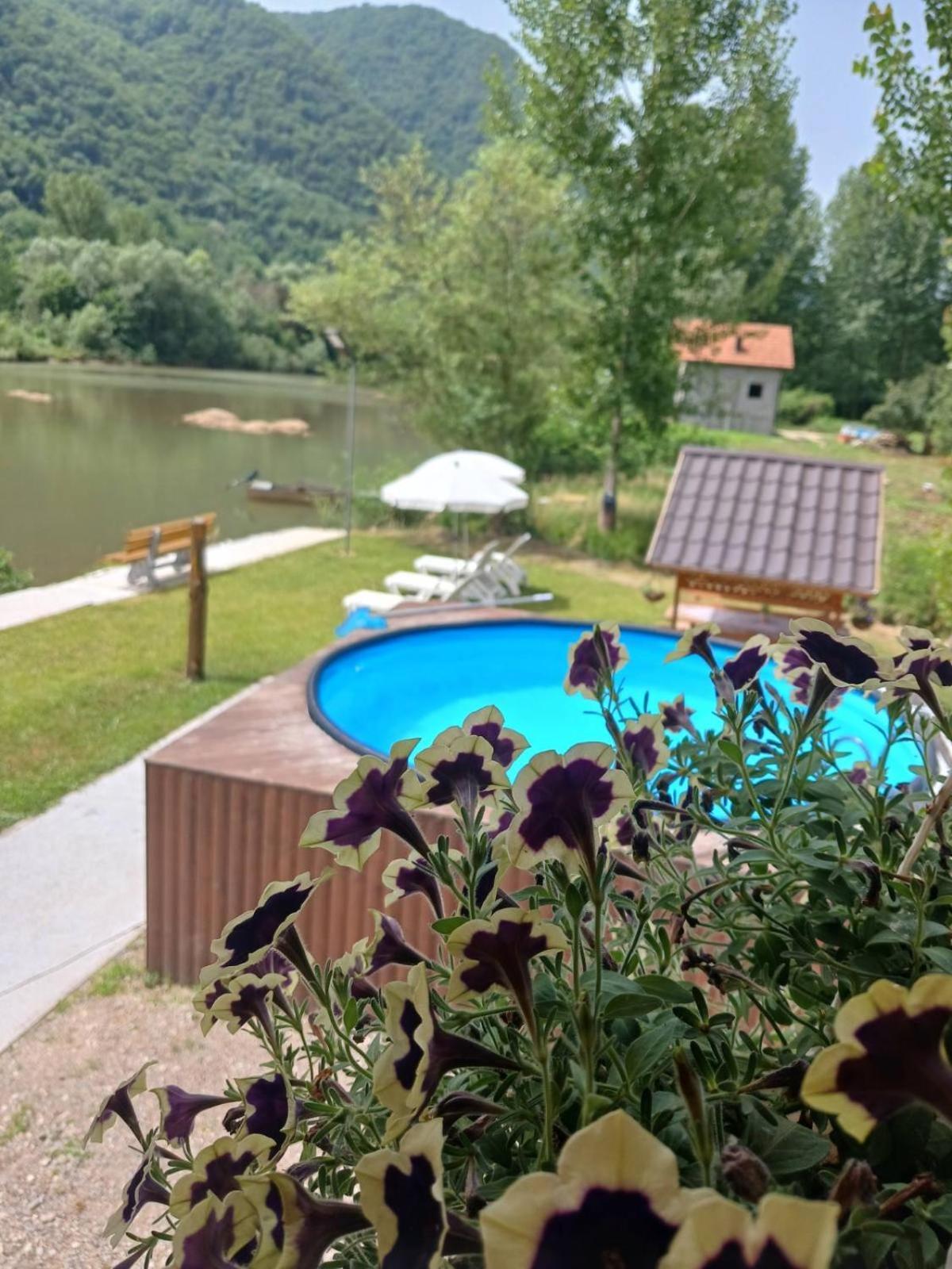 Vikendica Mihic Villa Zvornik Bagian luar foto